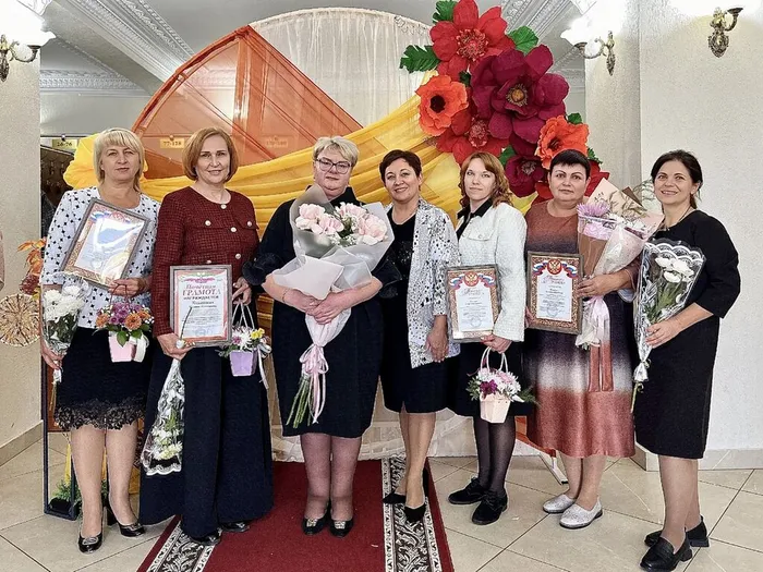 Фотография коллектива Дома детского творчества - участников районного мероприятия "День учителя" в 2025 году