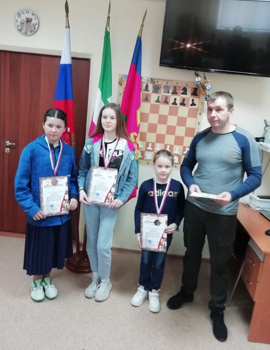 Фотография победителей и призеров Первенства Щербиновского района по быстрым шахматам
