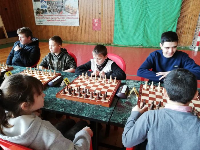 Фотография участников "Традиционного открытого турнира по шахматам на кубок СПК (колхоза) "Знамя Ленина"