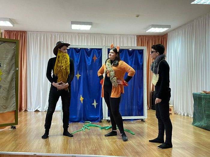 Фотография фрагмента спектакля "Буратино", объединение "Театр на подушках"